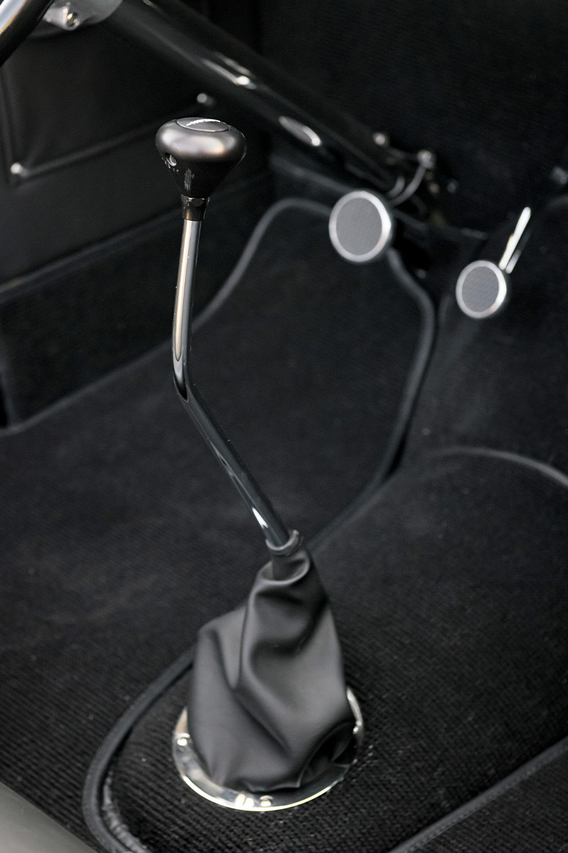 close view of a 1932 Deuce Roadster's gear shift
