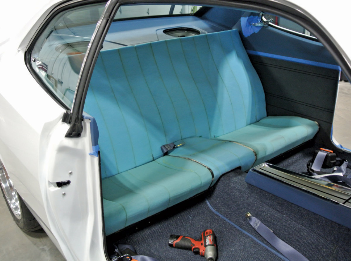 1971 plymouth duster rear seat turquoise vinyl partially installed classic interior