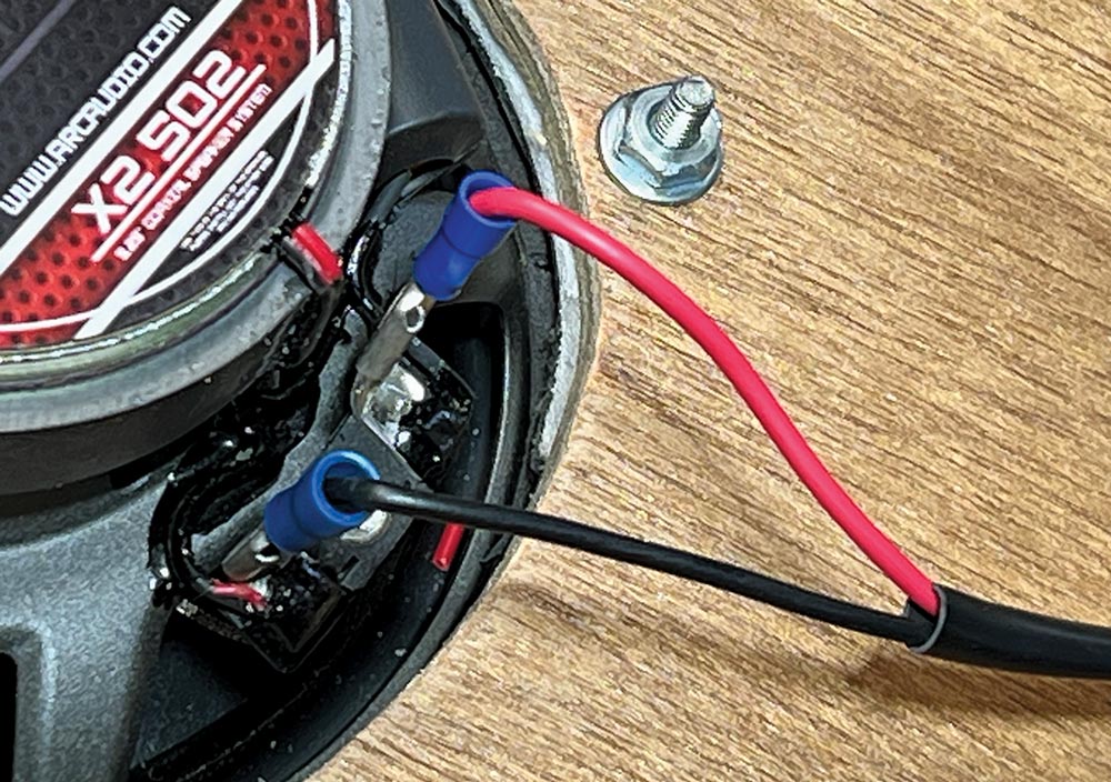 1932 Ford Roadster ARC Audio speaker wiring terminals with red and black audio leads