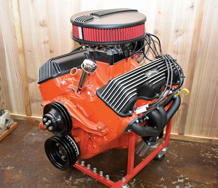 Street 348 engine with single four-barrel carburetor.
