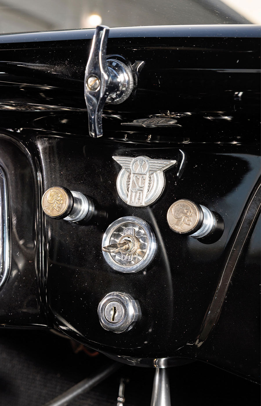 Center dash detail with hobo nickel knobs.