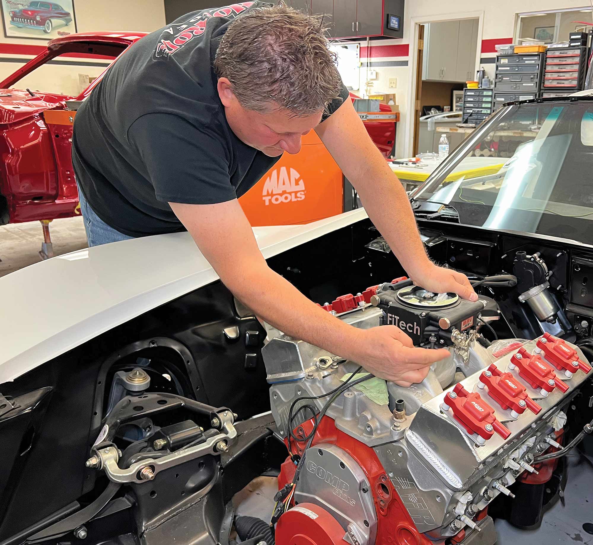 Dean Livermore installing FiTech Go EFI throttle body.