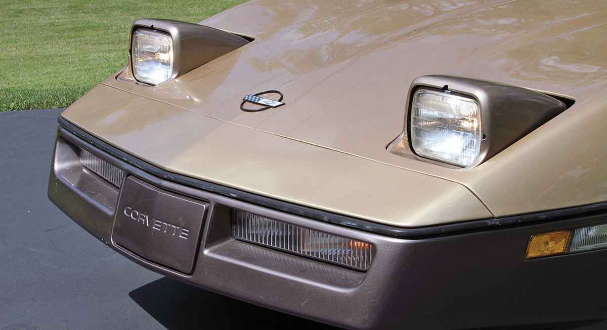 C4 Corvette pop-up headlight doors in operation.
