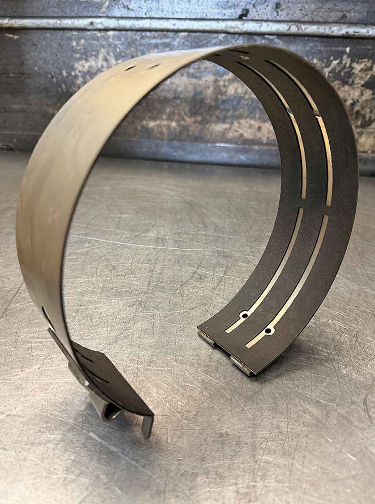 Wide high-performance 4L60E transmission band.