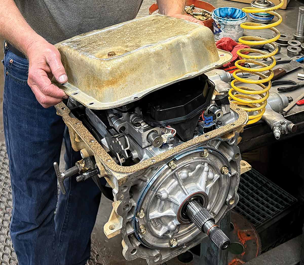 Deep style 4L60E oil pan with gasket.