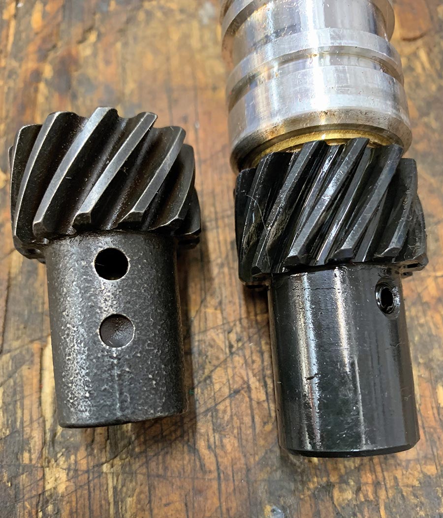 Comparison between a worn and new distributor gear.